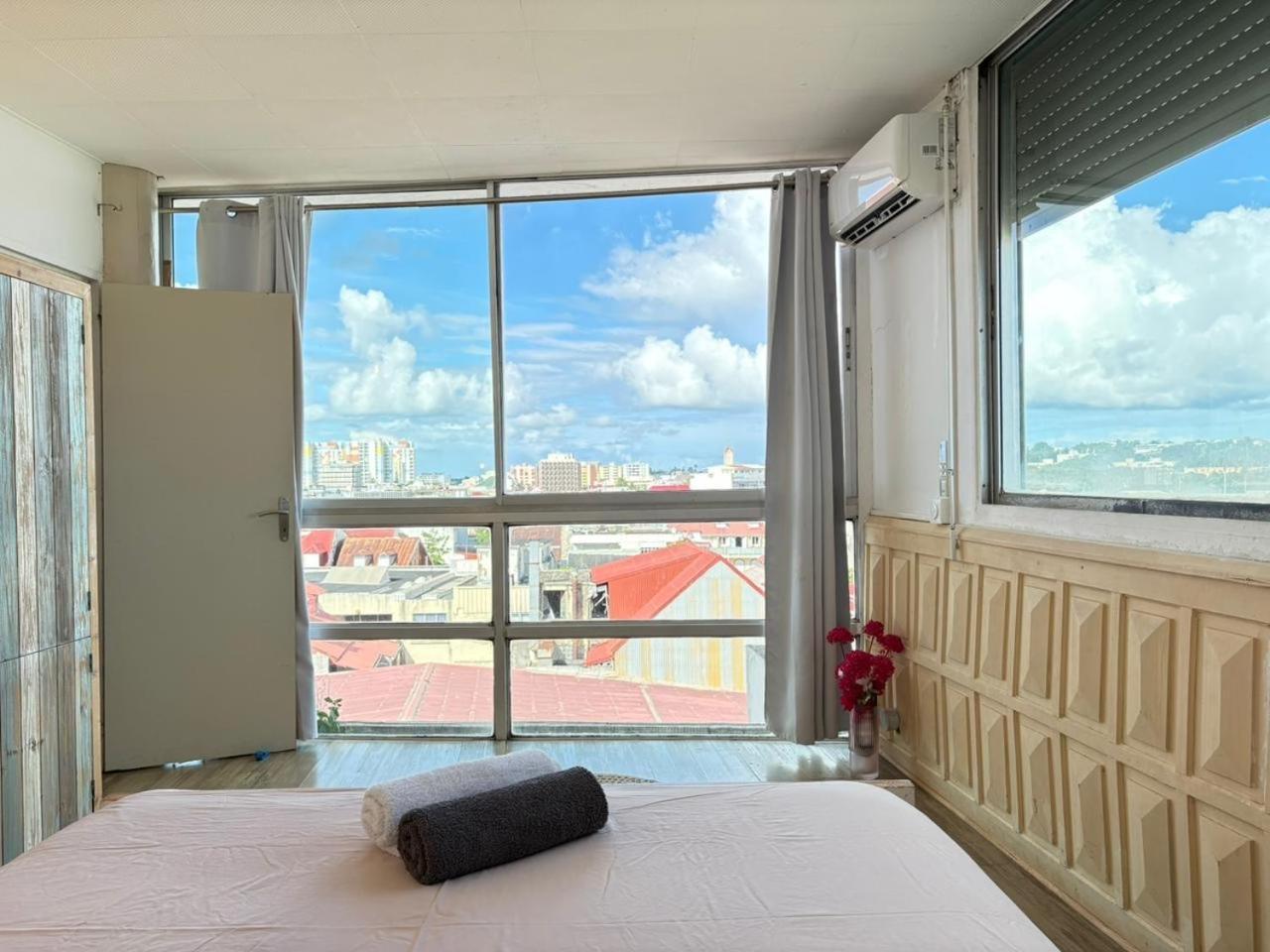 Penthouse 10 Min Port Croisiere Et Aeroport Appartement Pointe-à-Pitre Buitenkant foto